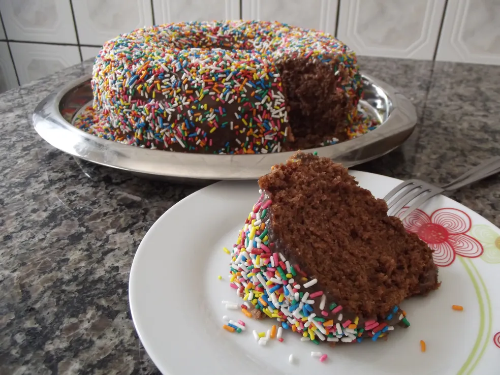 Bolo de Confete Colorido