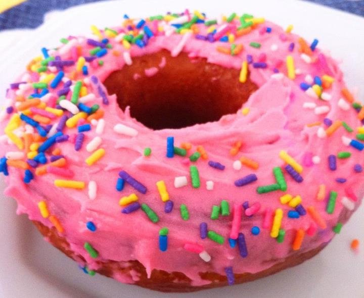 Bolo Donut com Glacê Rosa