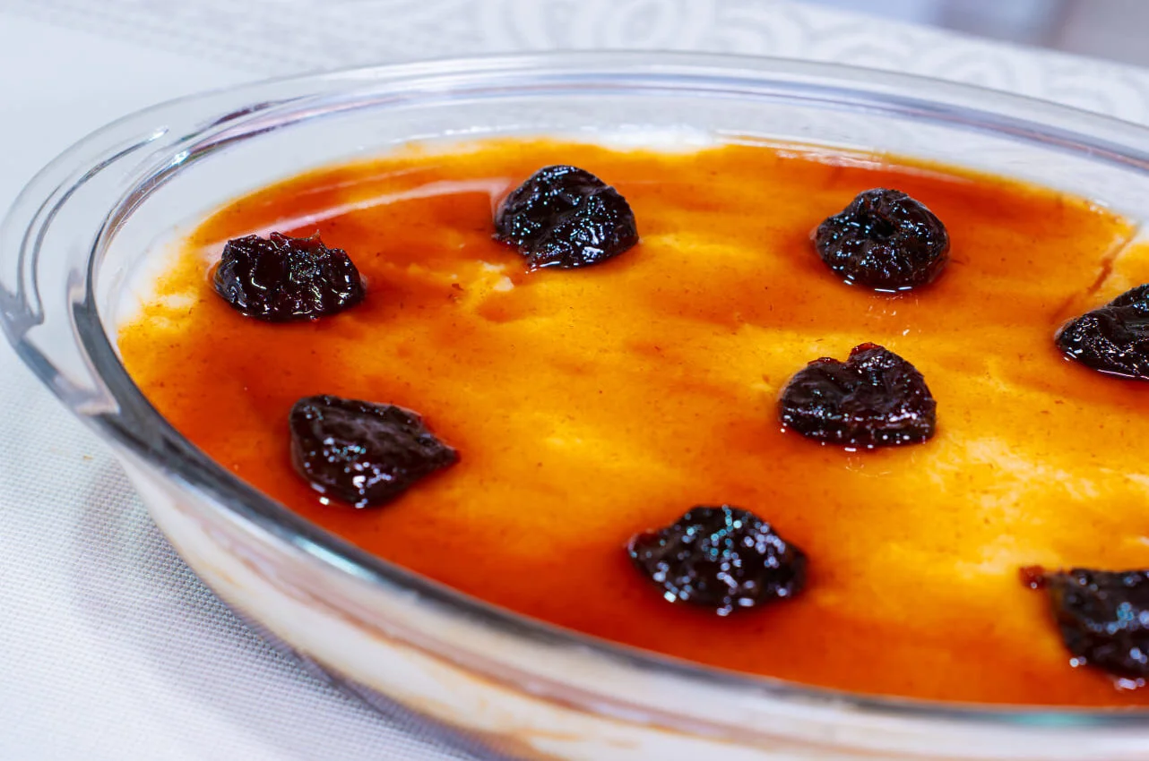 Manjar Branco com Calda de Ameixa