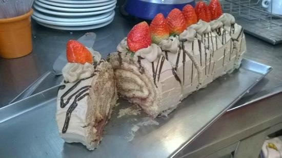 Rocambole de Morango com Chocolate