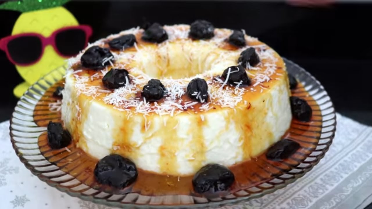 Manjar de Coco com Calda de Ameixa